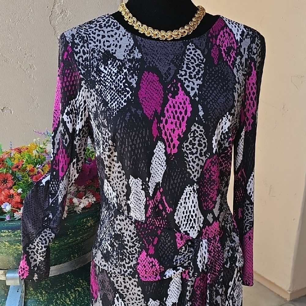 Nine West Black and Pink Sheath Dress Long Sleeve Crew Neck size 2